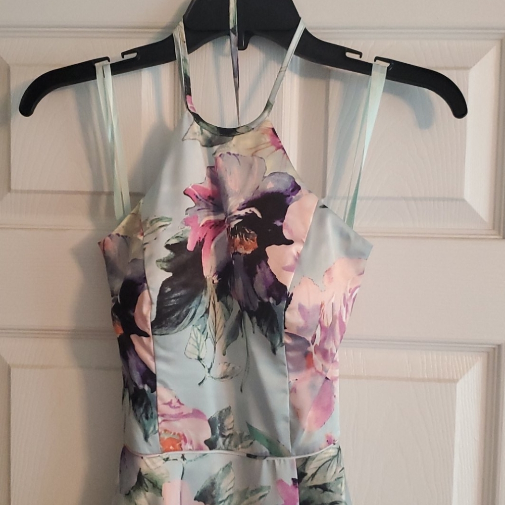 Prom dress - Picture 2 of 7